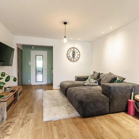 Beautiful 2 Swimming Pool, Parking Space And Air Conditioning Nizza