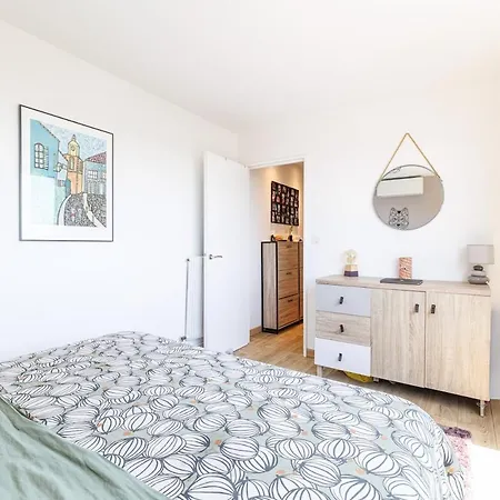 Beautiful 2 Swimming Pool, Parking Space And Air Conditioning Apartmán *